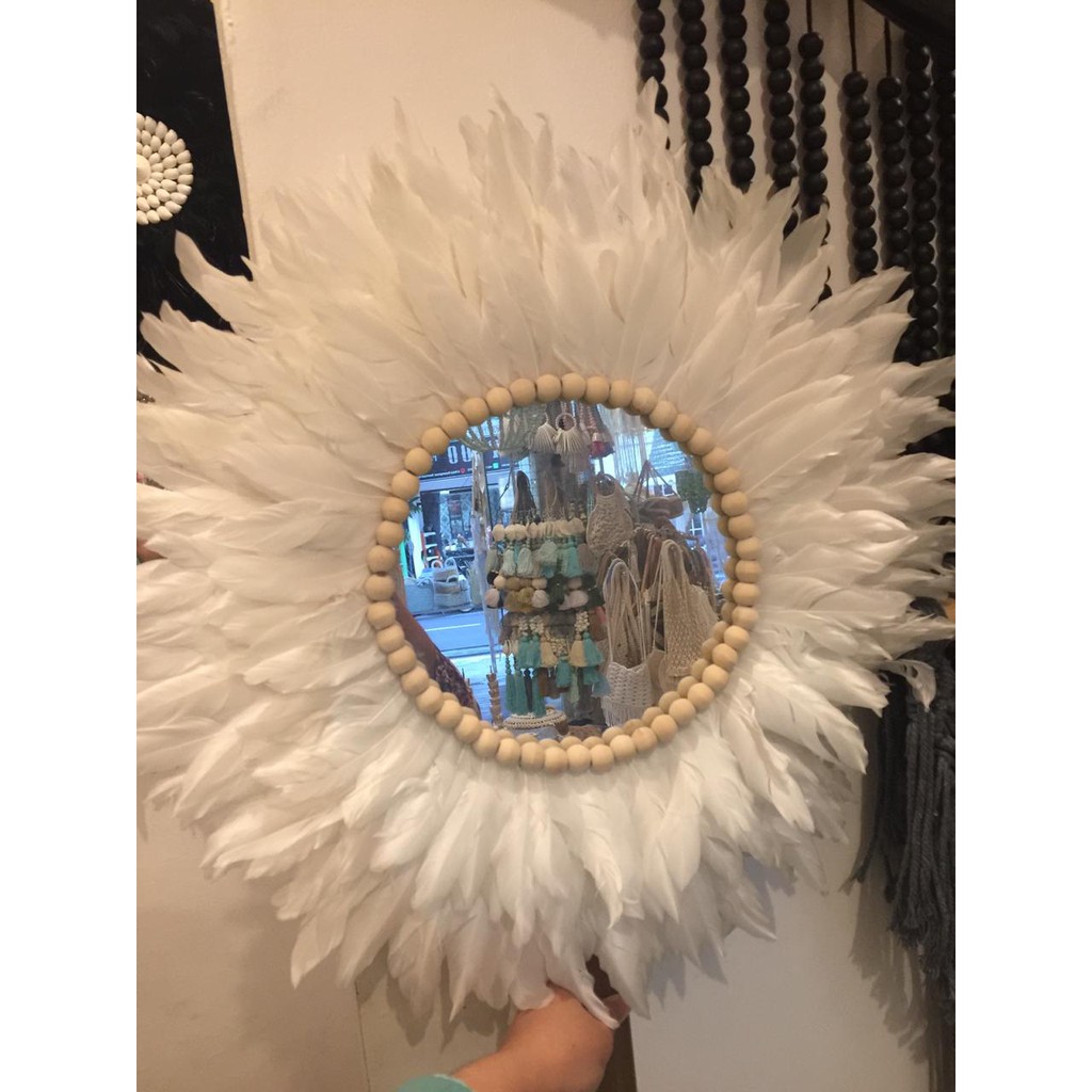 hiasan dinding wall decor cermin bulu putih