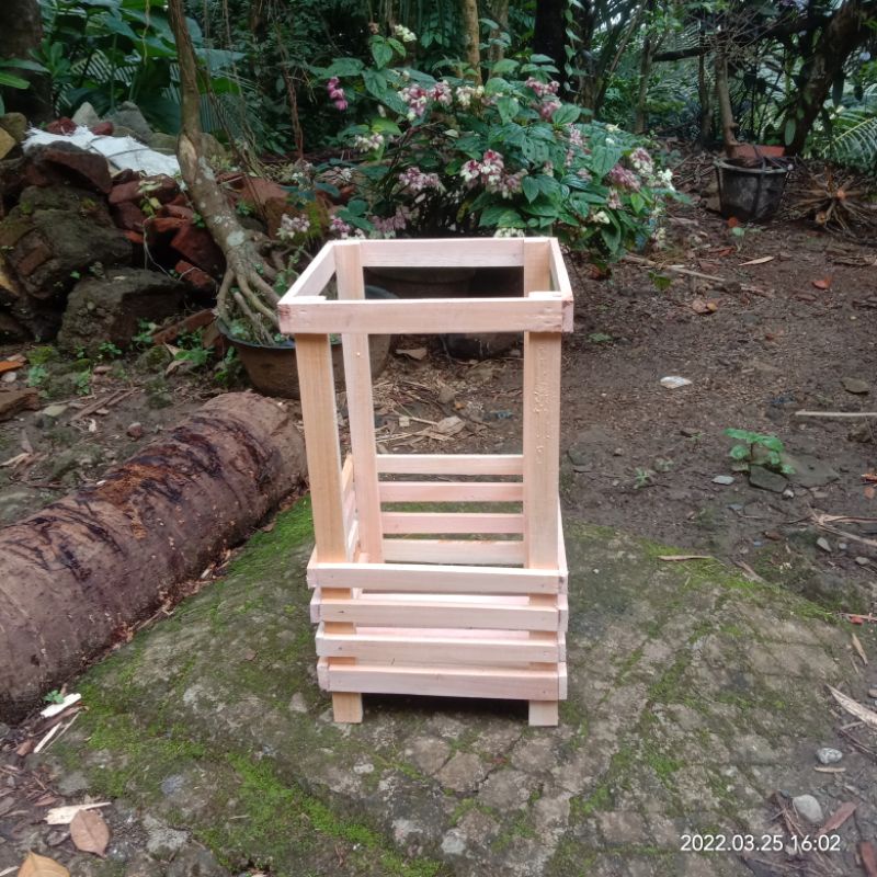 pot anggrek kayu