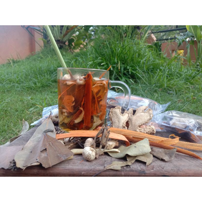 

wedang uwuh/wedang uwu/tradisional/sedang uwuh/minuman tradisional/minuman herbal/wedang uwuh komplit/wedang uwuh rempah/wedang uwuh Imogiri/wedang uwuh instan/wedang uwuh premium