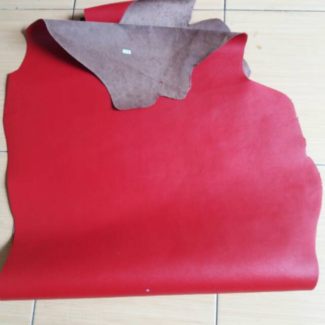 Kulit sapi lembaran fullgrain warna merah