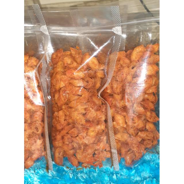 

Cemilan keripik kulit lumpiah pedes manis