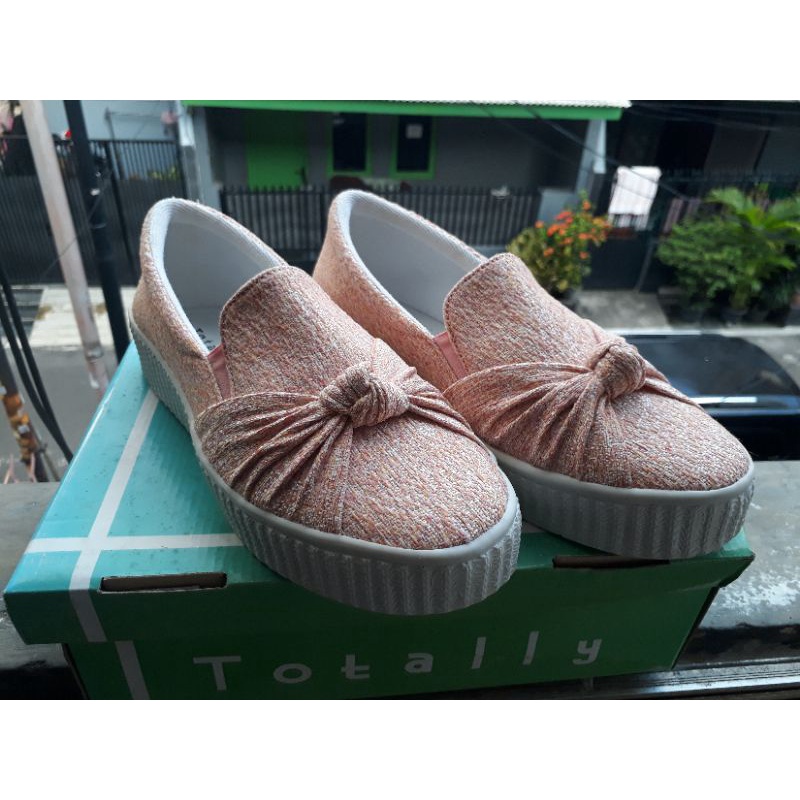 Totally Ria Flat Shoes