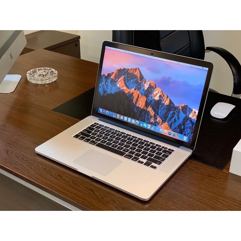 Macbook pro Retina 15 inch 2015 Ram 16Gb Ssd 256Gb intel i7