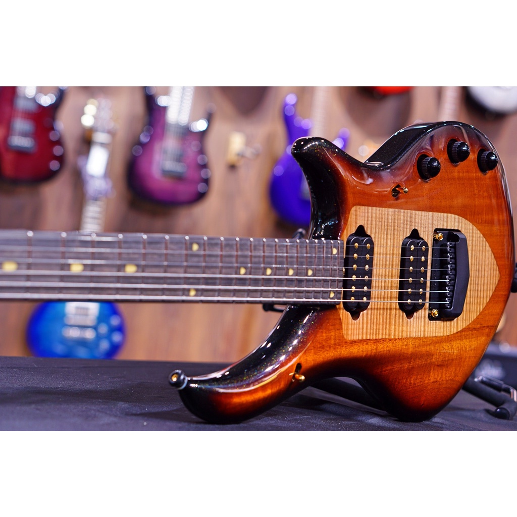 Ernie Ball Music Man John Petrucci Majesty 20th Anniversary - Honey Butter Burst m015180