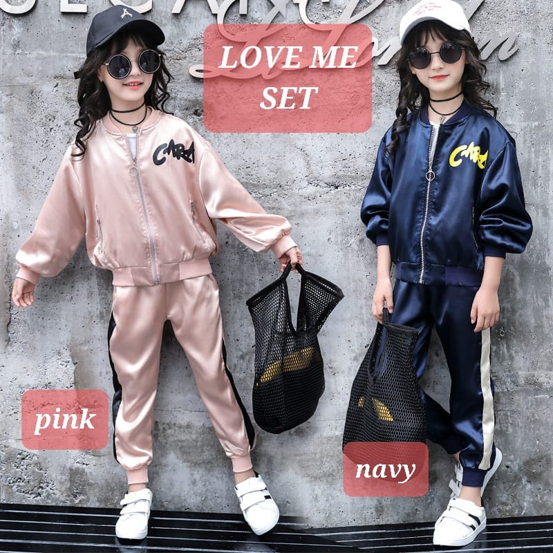 LOVE ME SET BAJU SETELAN TRAINING CASUAL ANAK CEWEK KOREA IMPORT HIP HOP