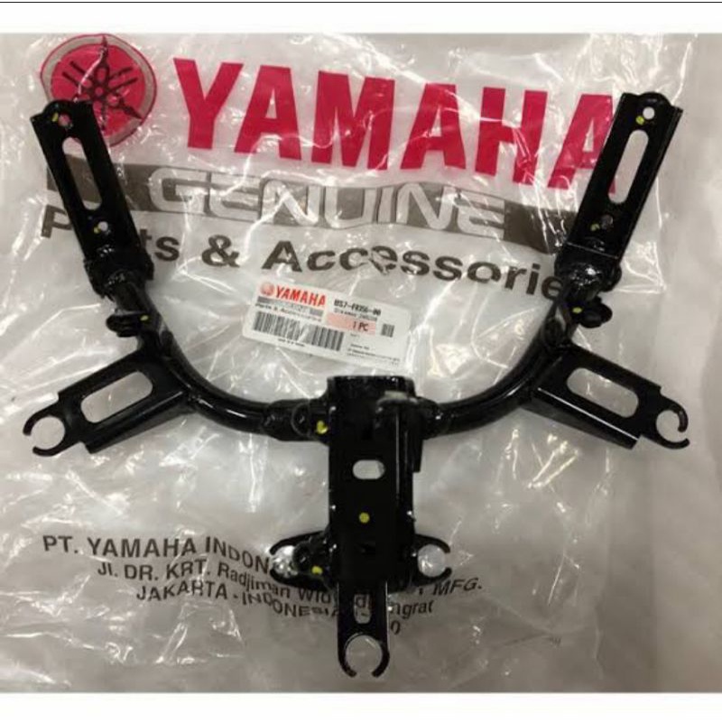 STAY 1 BS7-F8356-00 BREKET TAMENG DUDUKAN LAMPU DEPAN YAMAHA R 25 R25 NEW V2 PART ORIGINAL YAMAHA