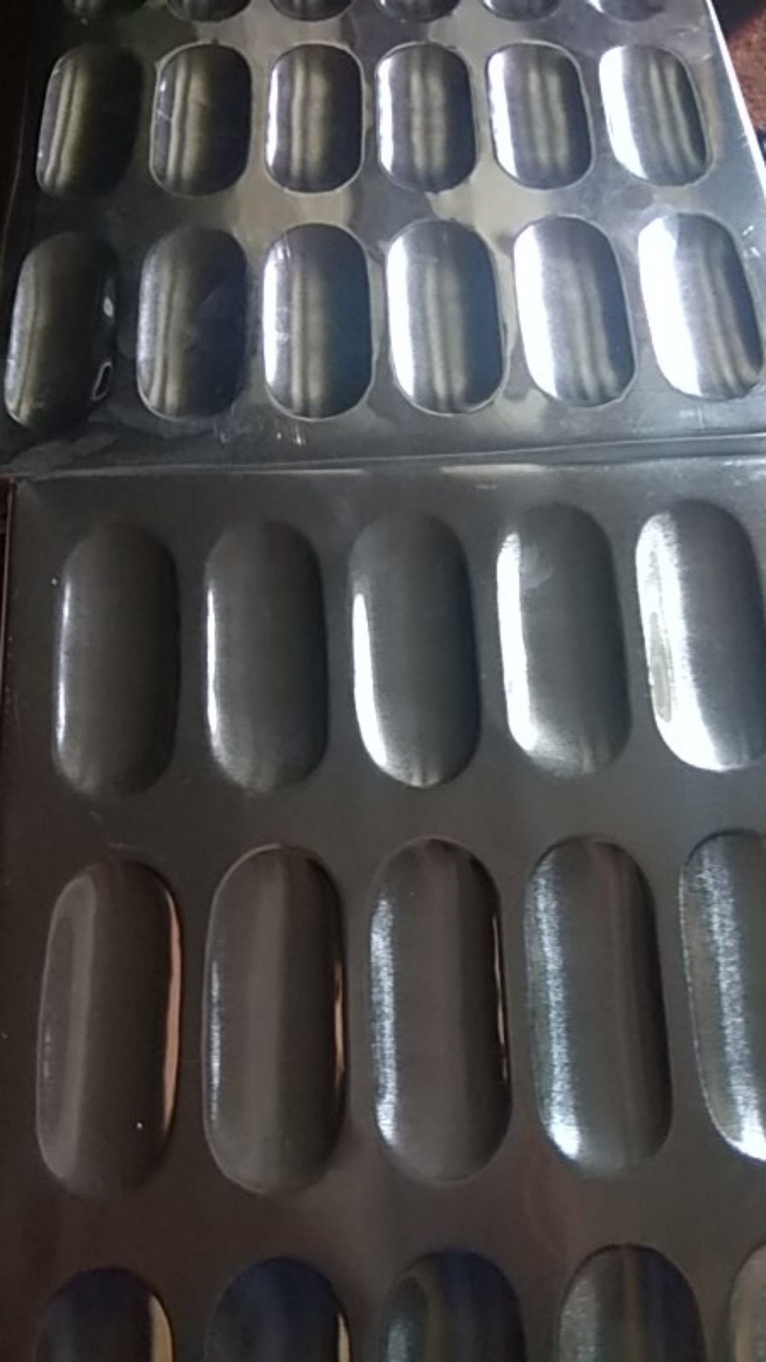 Cetakan Loyang Kue Lidah Kucing Lubang 18 - Perak Free Packing Bubble + Dus