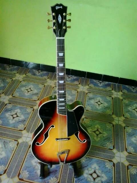 Gitar Akustik Elektrik Gibson Custom Full Solid Kualitas Tertinggi Terbaik