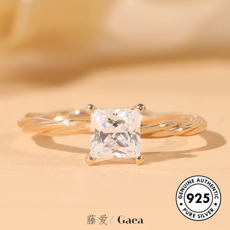 Cincin Lapis Silver S925 Bentuk Kotak Aksen Berlian Gaya Retro Untuk Wanita