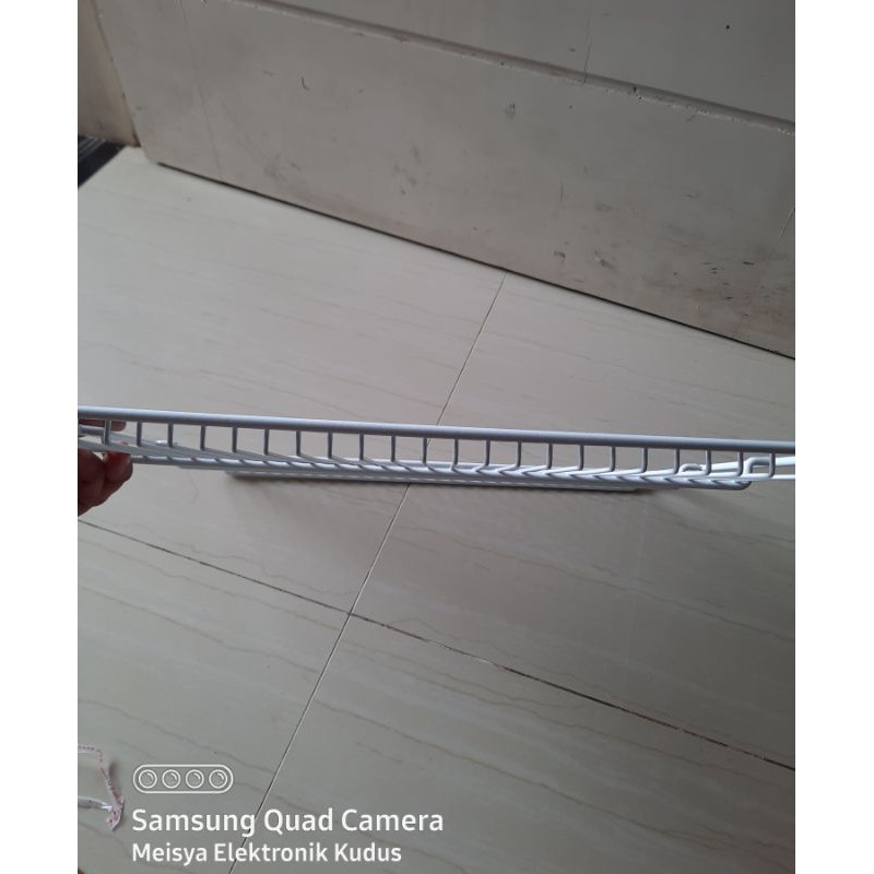 Rak showcase Polytron Ori