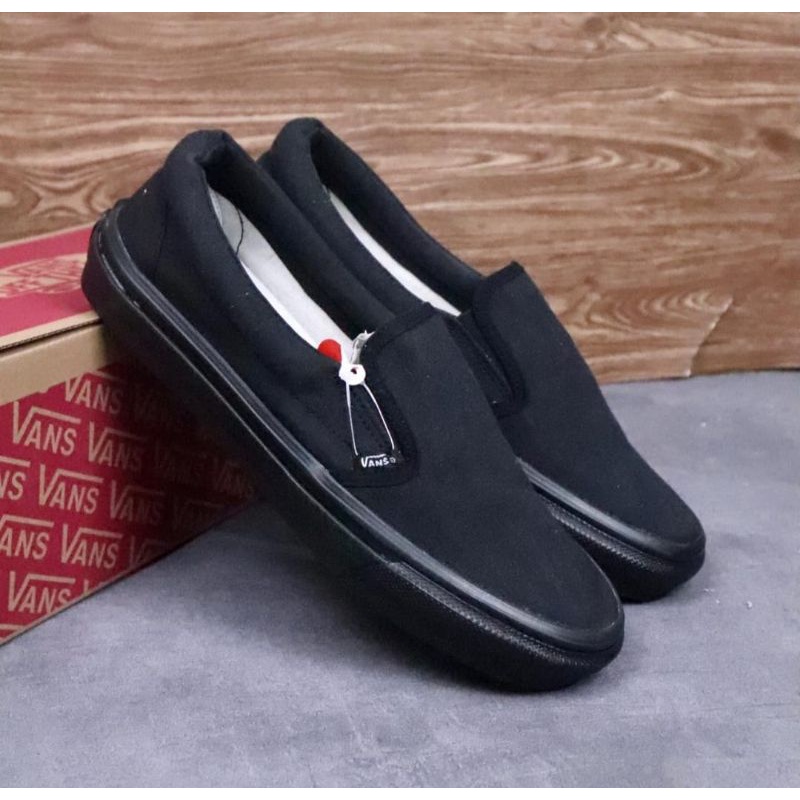 SEPATU V4NS SLIP ON FULL BLACK QUALITY IMPORT