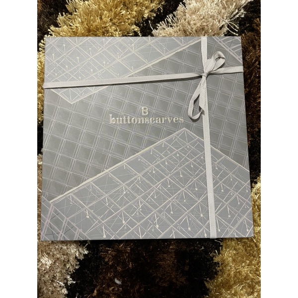 NEW Buttonscarves Louvre Extended warna INFINITY