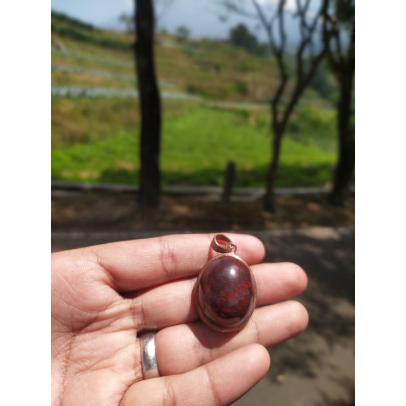 Batu badar besi merah