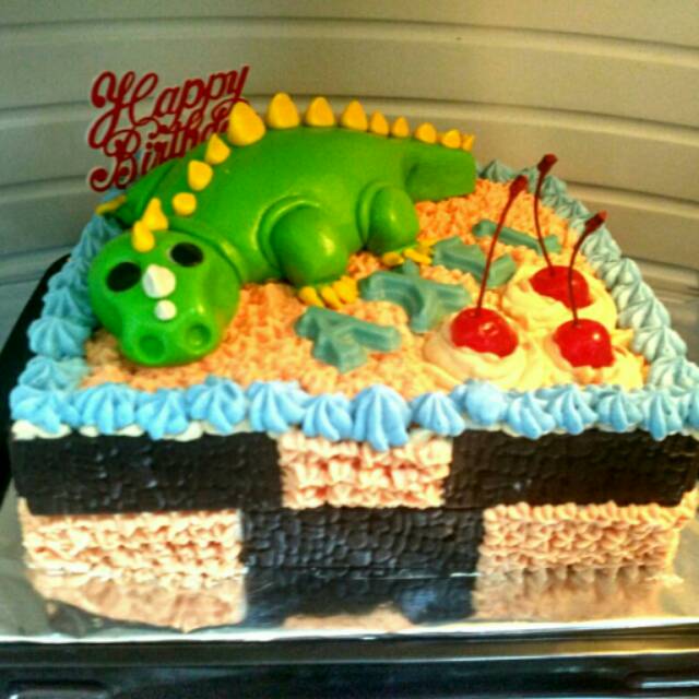 

Cake ultah fondant mix butter cream..
