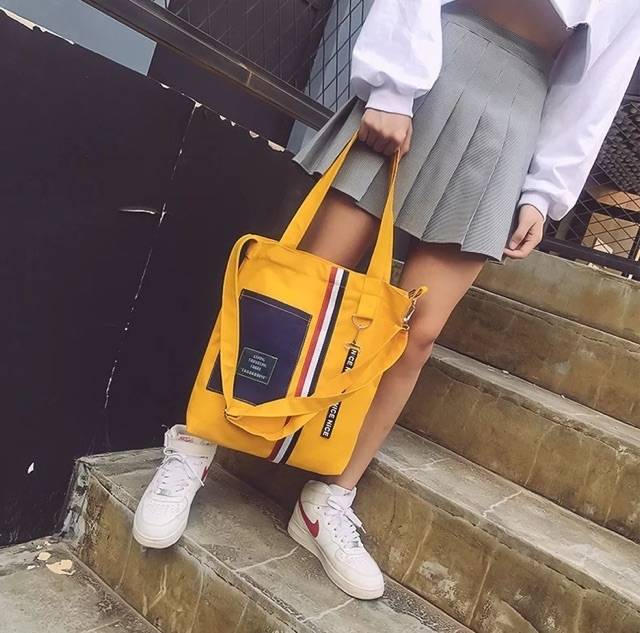 TOTE BAG KPOP/ TAS PRIA WANITA/ TAS SLEMPANG  RESLETING/ TAS SEKOLAH TAS FASHION TERLARIS/ TAS SOUVENIR TAS TRAVELING TAS JINJING TAS BAHU WANITA TOTE KOREA TOTE NICE TOP HANDLE BAGS PAPER BAGS GODIE BAGS TAS SOUVENIR TAS TRAVELING HANDBAGS TOTE MASA KINI