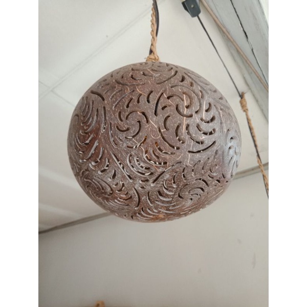 lampu hias batok kelapa