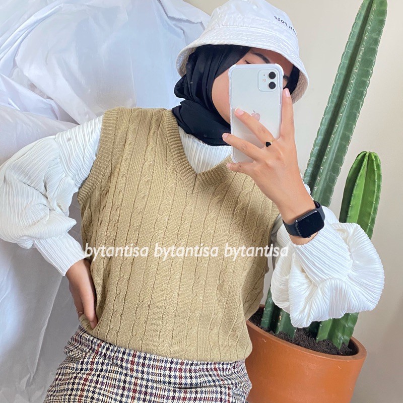 Vest Rajut Delmi | Rompi Rajut V Neck-Khaki Vest