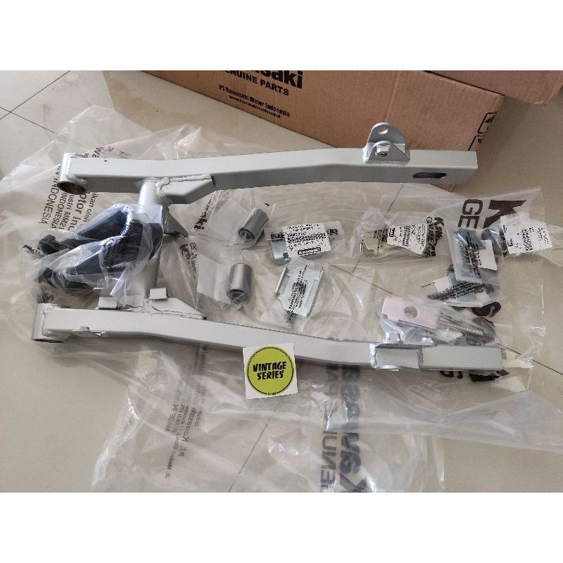 arm kaze r swingarm swing arm kaze r kazer set ori original cocok untuk cb cb100 cb modif