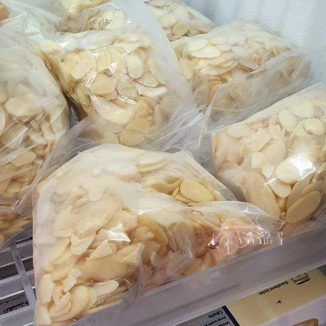 

Almond Slice / Almond Iris / Kacang Almond Slice 100Gr, 250g