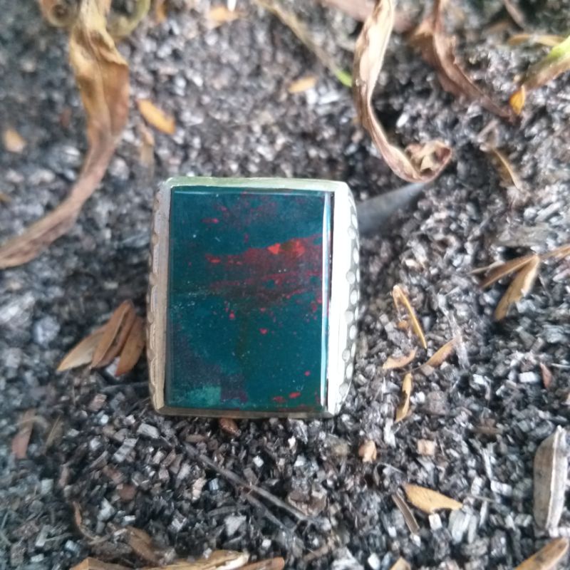 Nogosui. Blood Stone elegan.