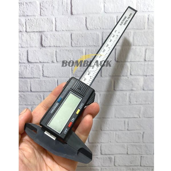

Sigmat Skekmat Jangka Sorong Digital Vernier Caliper LCD 150mm Carbon