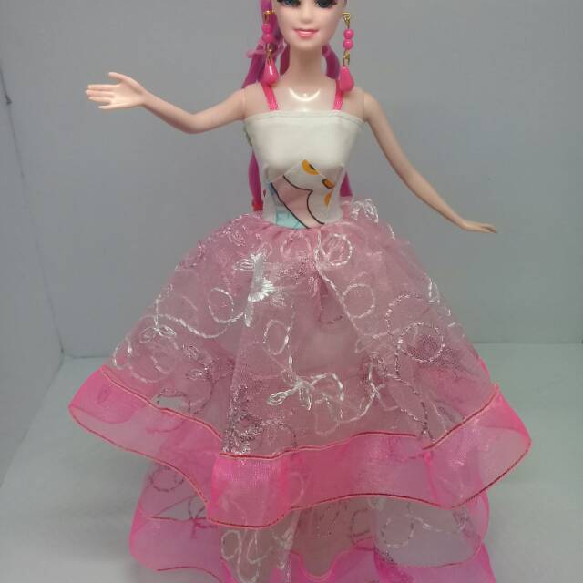koleksi busana pesta 5 dengan bonekanya
