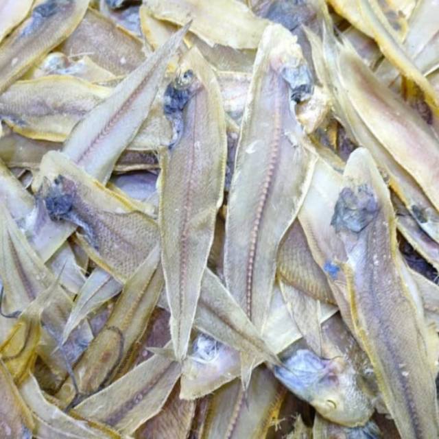 

Ikan Asin lidah 250 gram, sayur medan