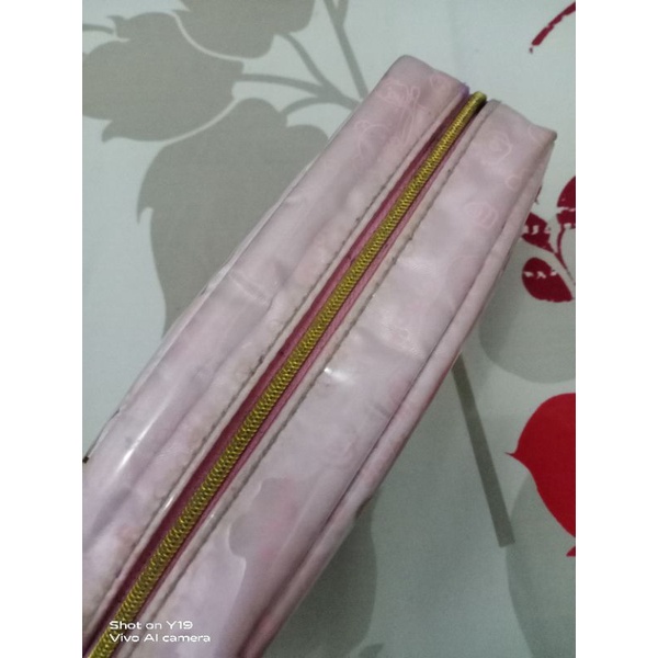

tempat pensil ajaib