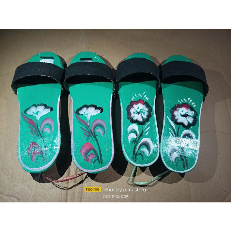 Sandal bakiak gempiak kayu / sandal wudhu motif/ sandal musholla motif / sandal kayu motif