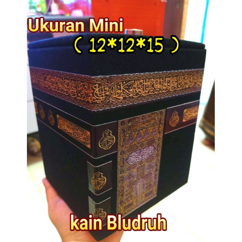 celengan miniatur ka'bah kecil ( kain bludru lebih halus )