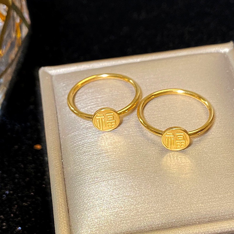 Cincin Titanium Asli Keberuntungan Karakter China 'Fu' Emas 18K Anti Karat Aksesoris Wanita