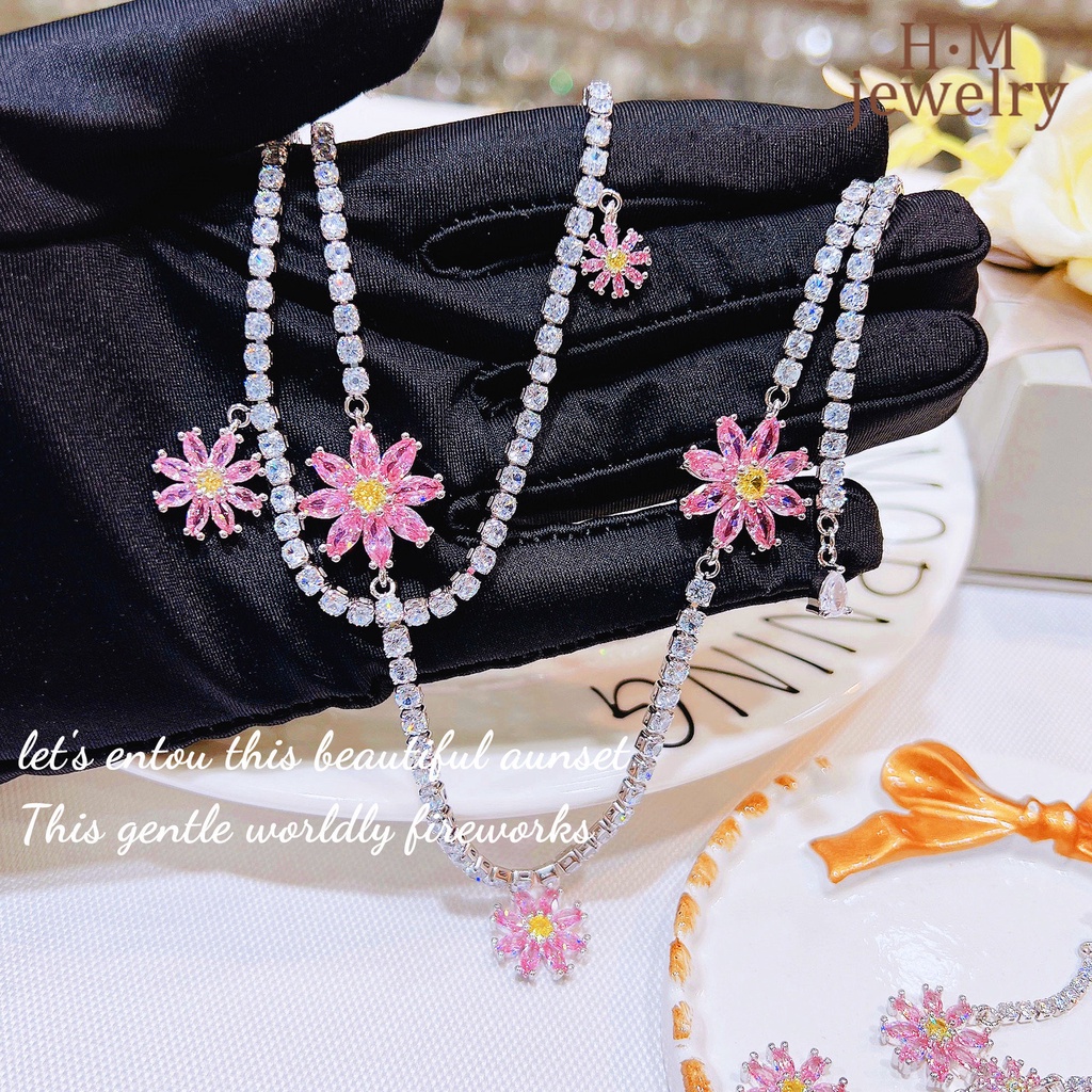 Set Kalung Rantai + Anting Gantung Panjang Kait Motif Bunga Daisy Aksen Rumbai Untuk Perhiasan Wanita