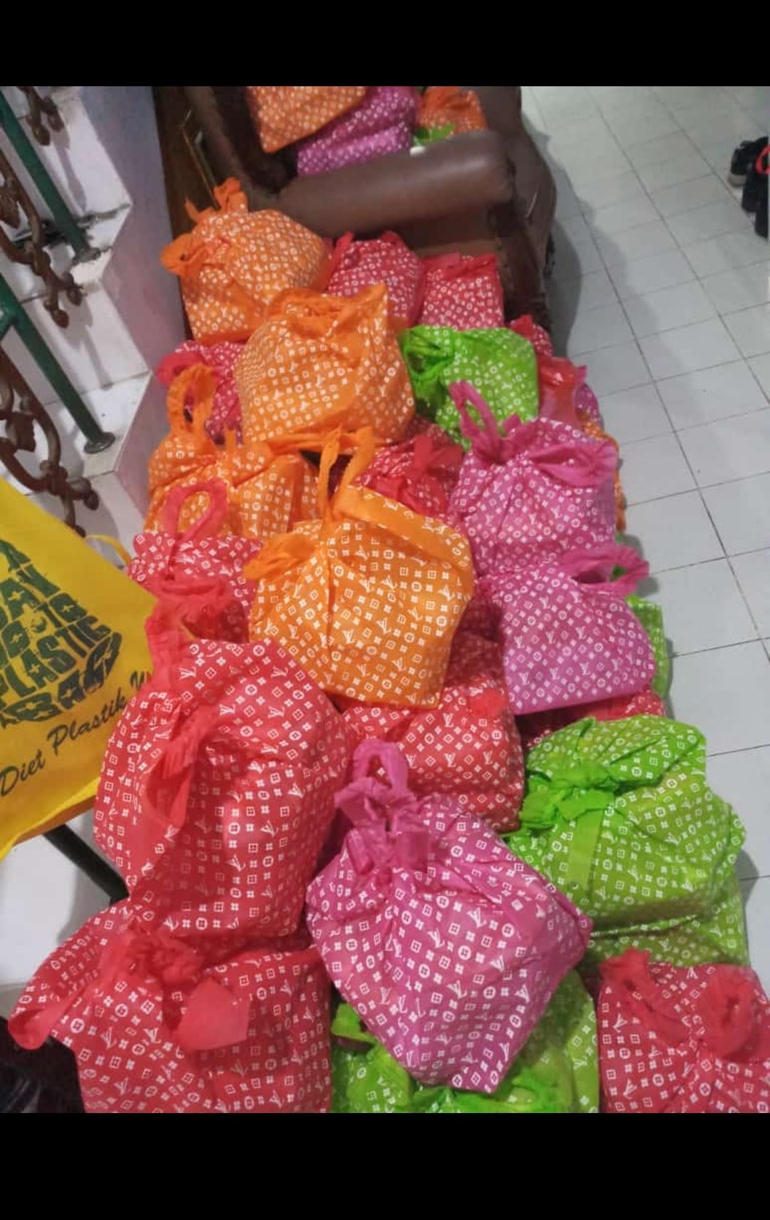Tas Hajatan 22 Nasi Kotak Motif Pita
