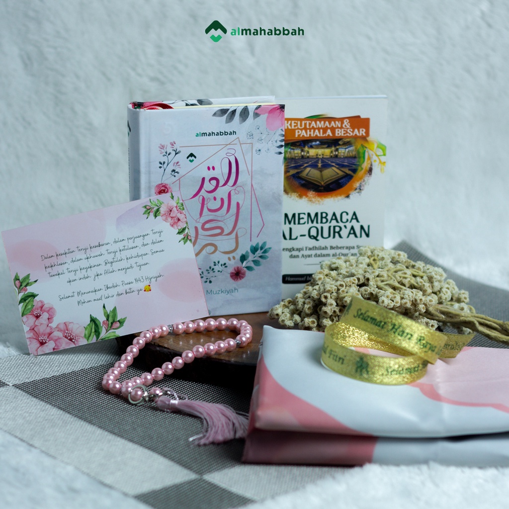

Hampers Pink Series Al-Mahabbah | Hampers Eksklusif dengan Quran Custom Kasual Al-Mahabbah
