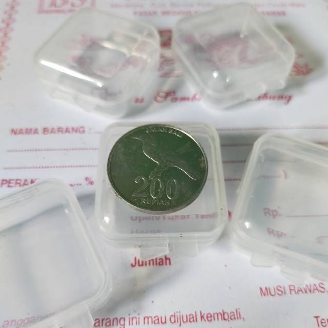 Kotak plastik kecil