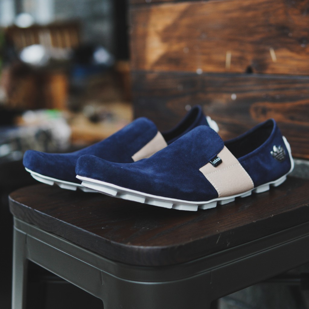 RECOMENDED !!! Sepatu Pria Adidas Mocasin Asensio Navy Blue Slip On Suede Murah Santai Keren