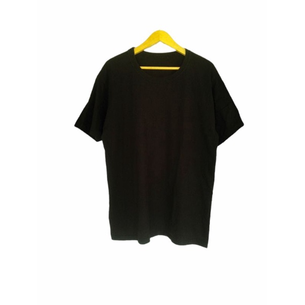 kaos uniqlo hitam second