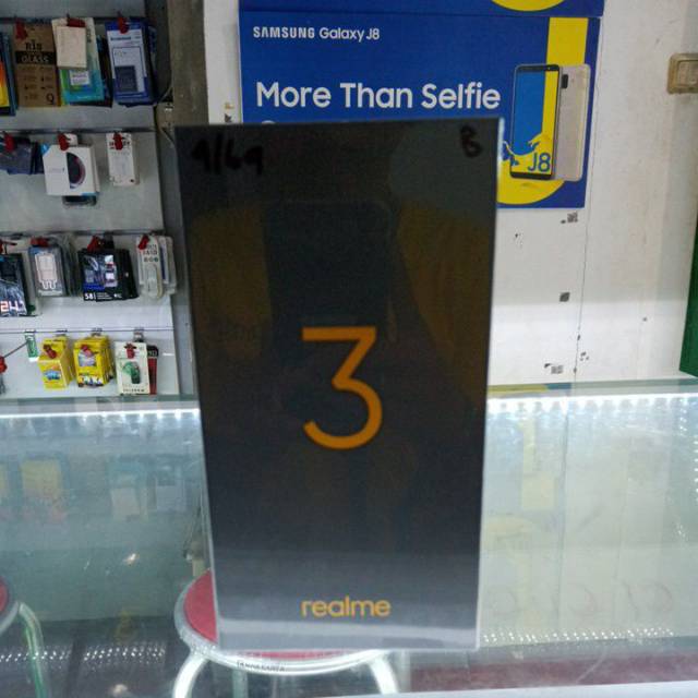 Realme 3 ram 4 internal 64