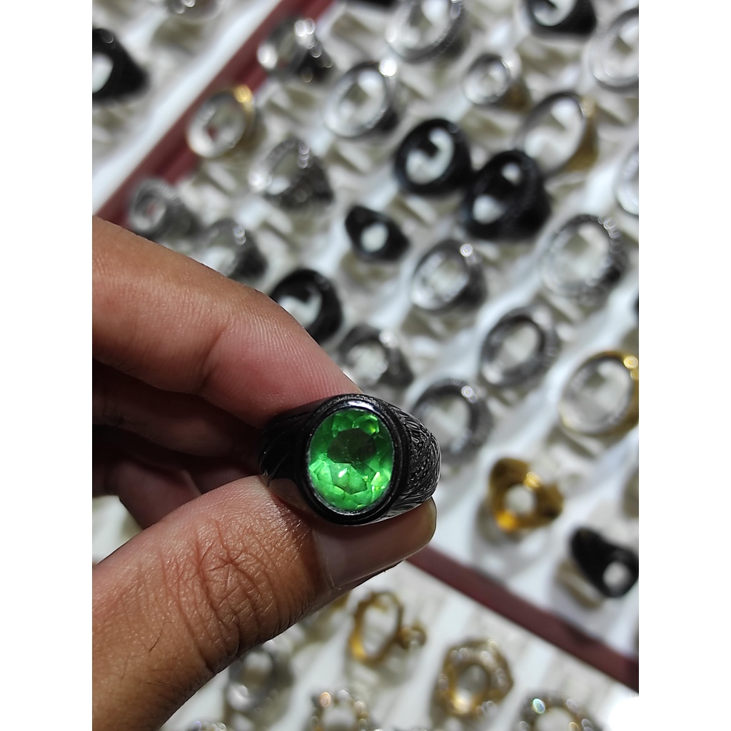 Cincin Tanam Hitam Batu Zambrut Kalimantan Cutting HQ