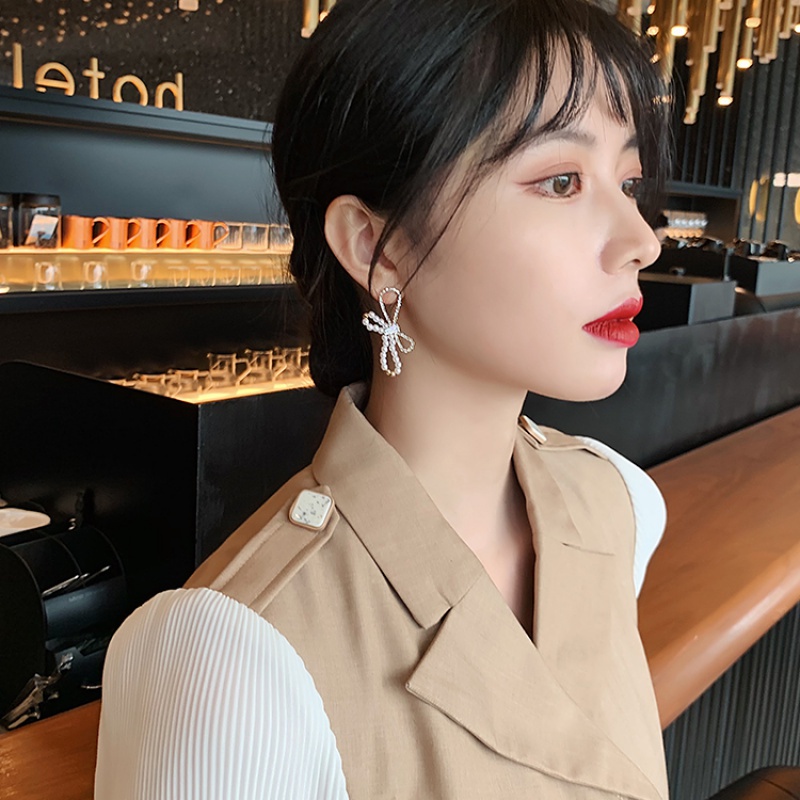 Anting 925 Silver Needle Bentuk Pita Aksen Zircon Gaya Korea Untuk Wanita