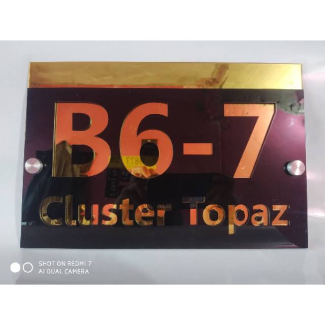 

Nomor rumah akrilik gold ukuran 30x20