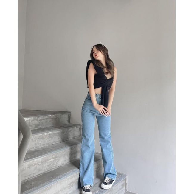 (27-30) LIGHT BLUE HW STRETCHY LOOSE JEANS / BIRU MUDA CELANA HW STRETCH LOOSE JEANS / CELANA HIGHWAIST LOOSE JEANS WANITA CEWEK