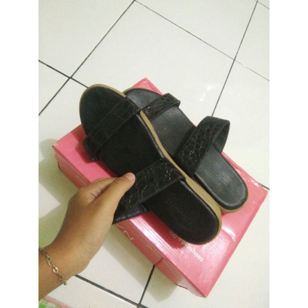 Sendal Preloved Branded