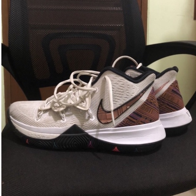 nike Kyrie 5 bhm original - second - ukuran 41