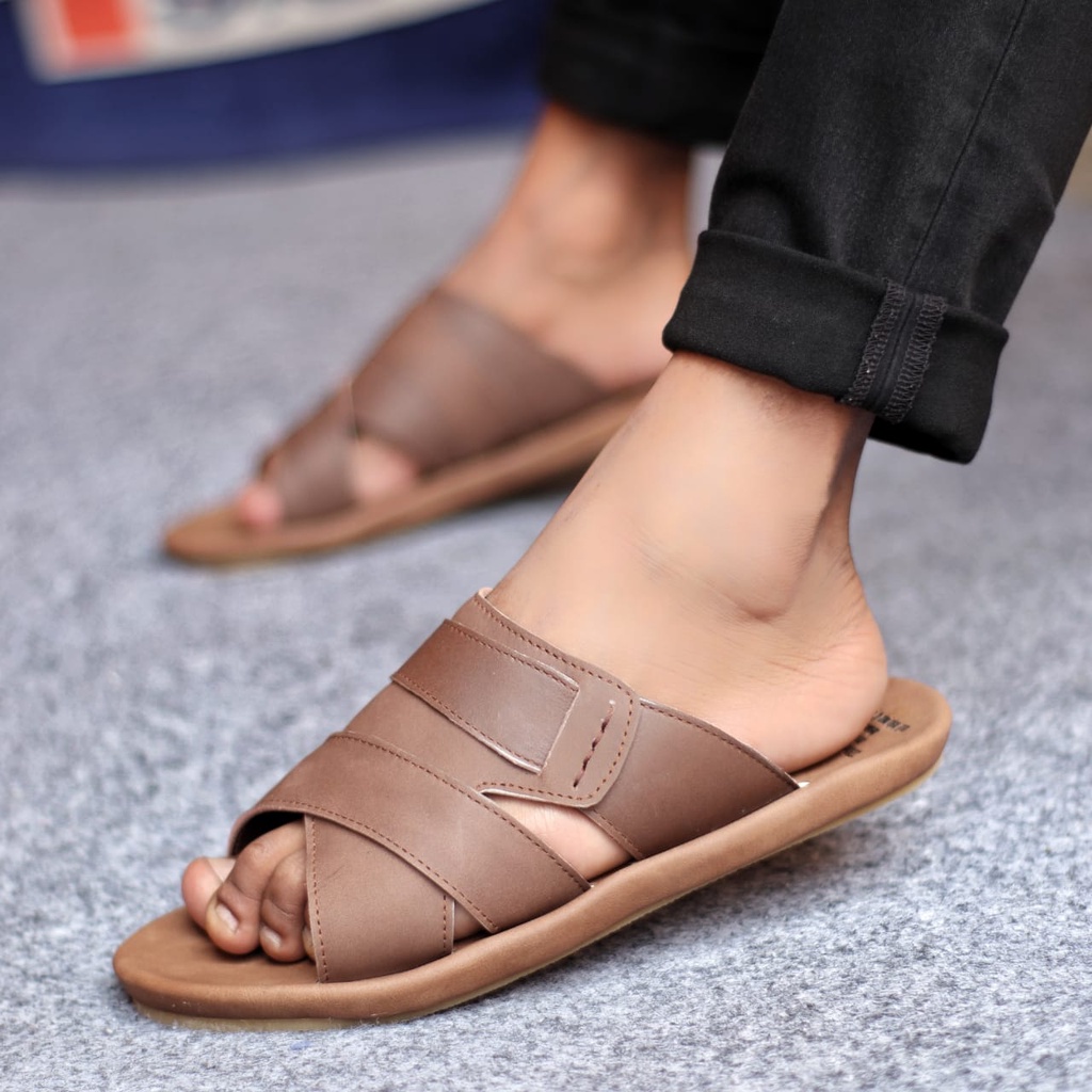 MOLK|Sandal Slop Pria Kulit Asli Original Traveling Cowok Hitam Murah