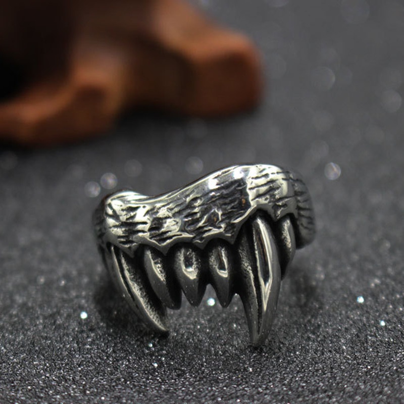 Cincin Desain Vampire Fangs Demon Punk Beast Bahan Stainless Steel Gaya Gothic Untuk Hadiah