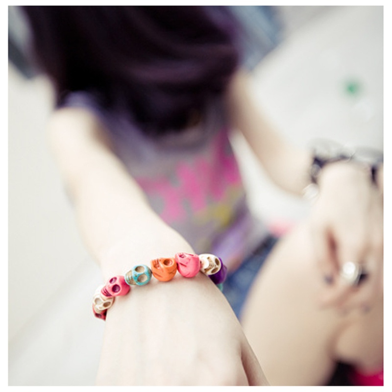 Siy Gelang Manikmanik Beads Bulat Dengan Charm Kepala Tengkorak Tibet Handmade