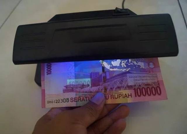 Mesin Detektor Uang Kertas | Money Counterfeit Detector 318