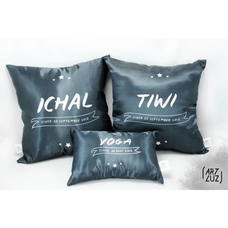 

Artluz Custom Family Pillow Bantal Cushion - Kado gift souvenir unik couple pernikahan
