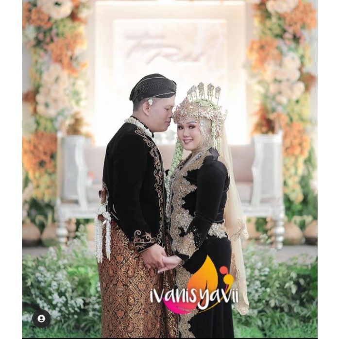 Sepasang Jarik Pengantin, Motif Luhur Hitam